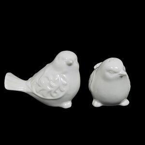 Pier 1 Imports Birds Chickadees Ceramic White Glazed Salt Pepper Shakers‎